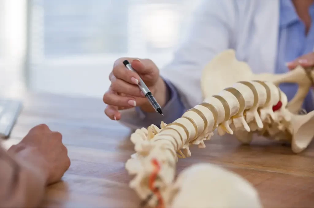 Vertebroplasty and Kyphoplasty Treatment in Chennai - signs and symptomes